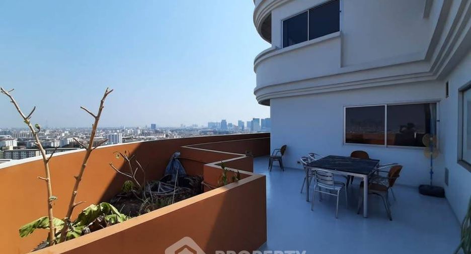 À louer 5 chambres condo à Bang Kapi, Bangkok