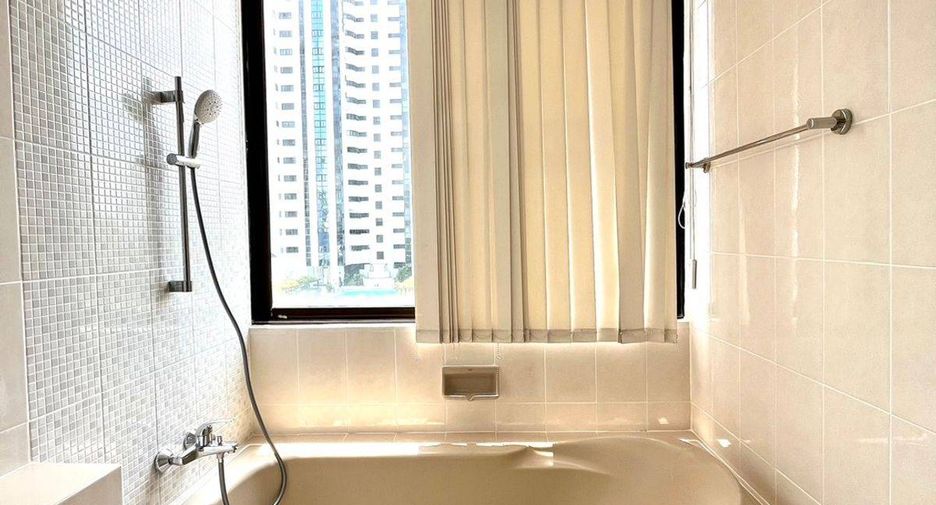 Wohnung zur Miete mit 3 Zimmer in Watthana, Bangkok