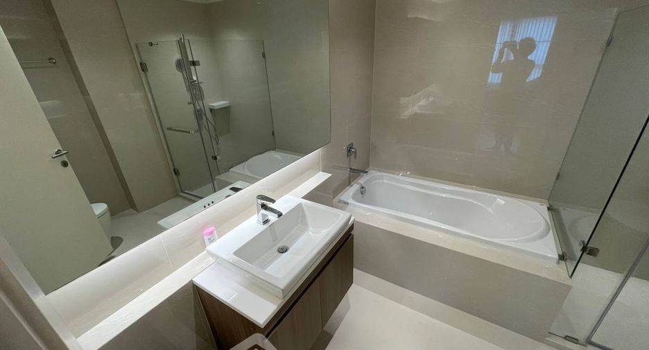 For rent 2 bedrooms condo in Khlong Toei, Bangkok