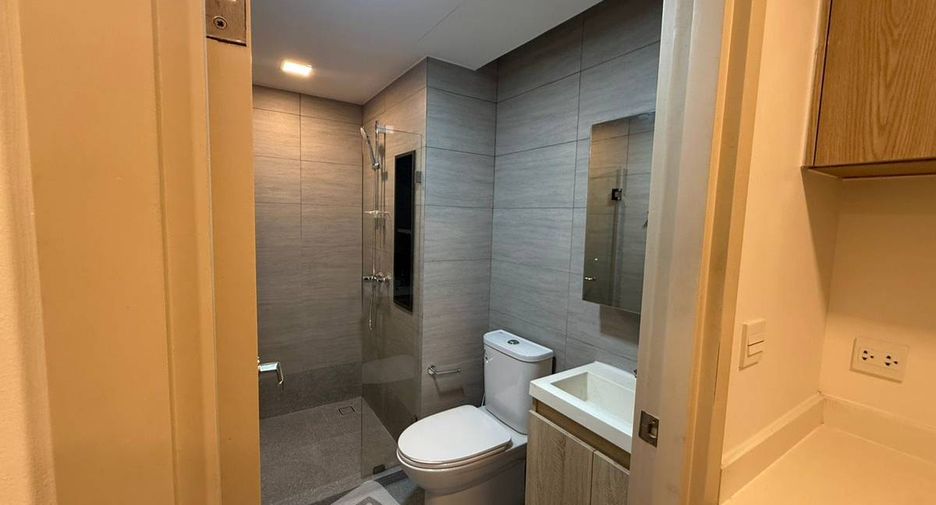 Condo en alquiler de 1 habitaciones en Bang Rak, Bangkok