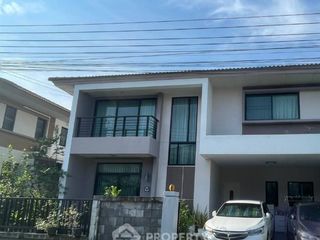 For sale 4 bedrooms house in Lat Krabang, Bangkok