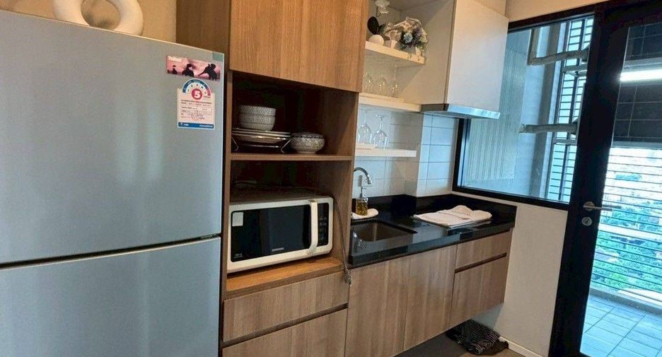 For sale 1 bed condo in Watthana, Bangkok