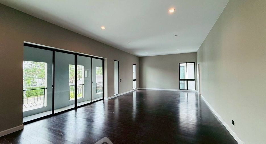 Casa en venta de 4 habitaciones en Saphan Sung, Bangkok