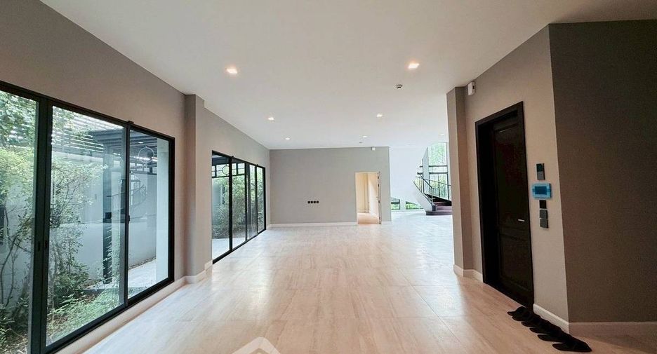 Casa en venta de 4 habitaciones en Saphan Sung, Bangkok