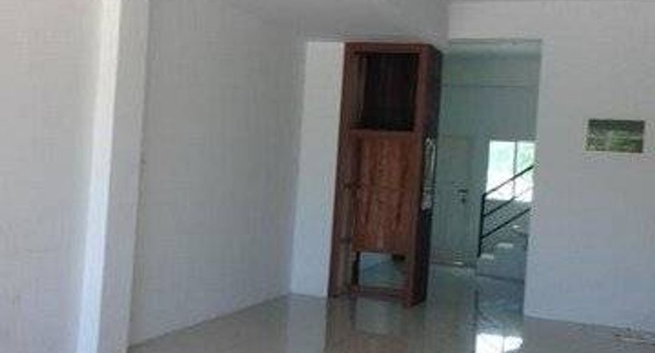 For sale 4 ベッドルーム house in Phan Thong, Chonburi