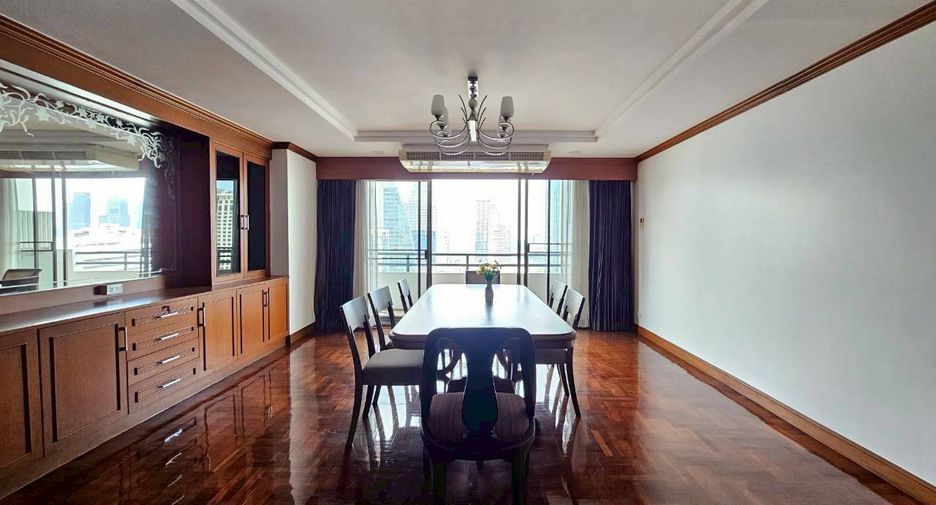 À louer 3 chambres condo à Khlong Toei, Bangkok