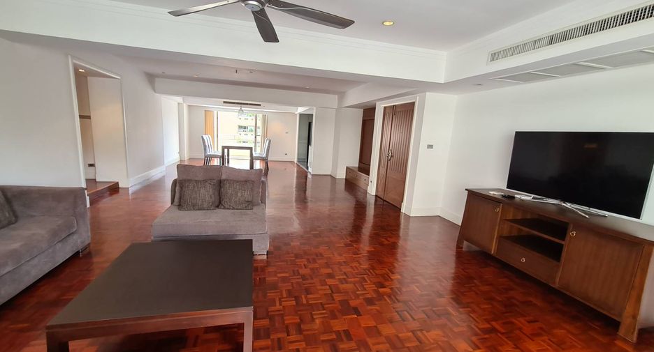 For rent 4 bedrooms condo in Watthana, Bangkok