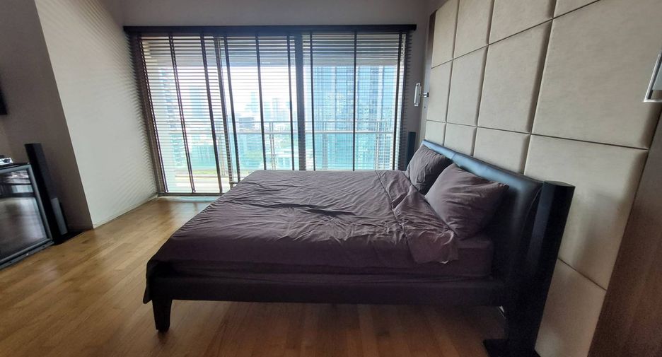 À louer 3 chambres condo à Khlong Toei, Bangkok