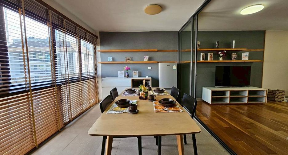 Condo en alquiler de 2 habitaciones en Khlong Toei, Bangkok
