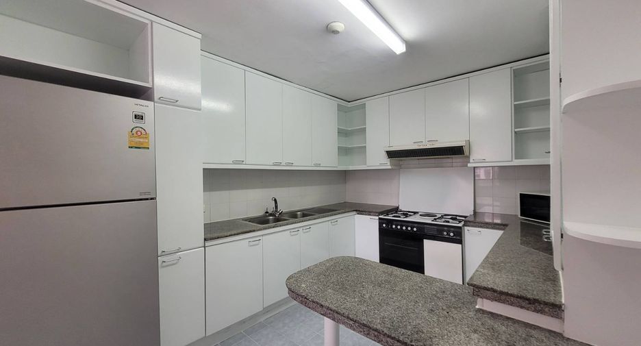 Аренда 3 спальни кондо в Щаттхана, Бангкок