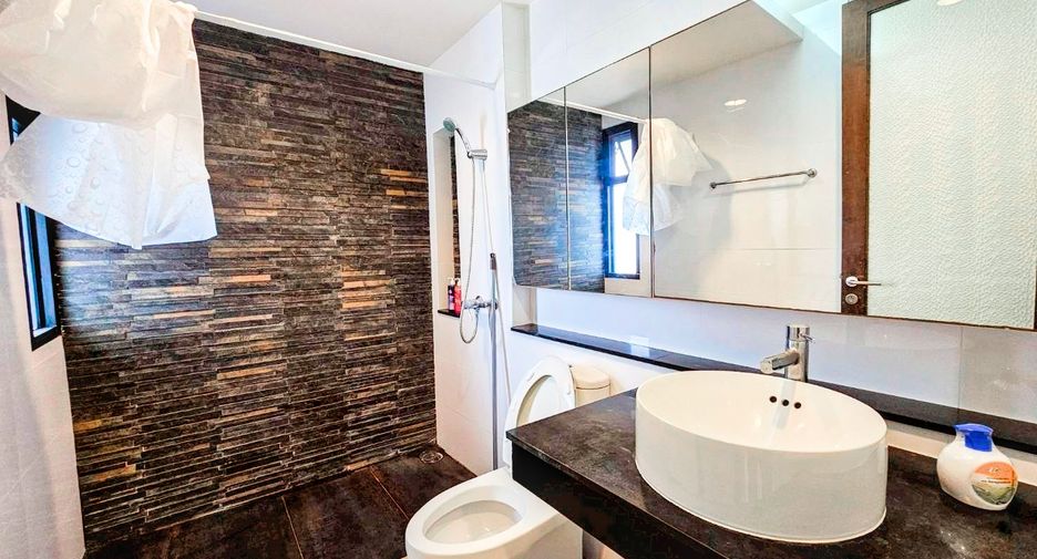 Condo en alquiler de 2 habitaciones en Watthana, Bangkok