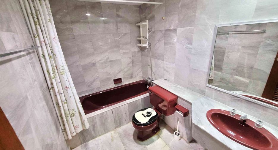 Reihenhaus zur Miete mit 4 Zimmer in Watthana, Bangkok