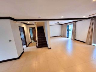 Reihenhaus zur Miete mit 4 Zimmer in Watthana, Bangkok