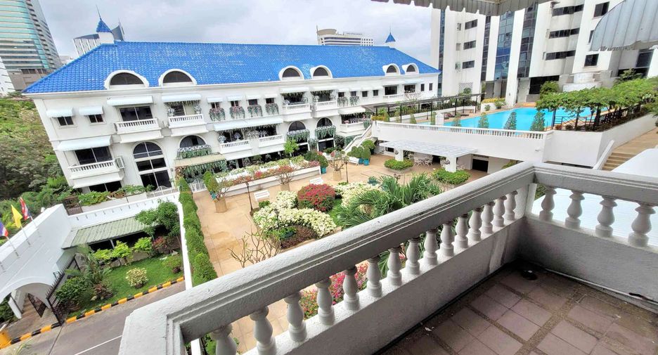 Reihenhaus zur Miete mit 4 Zimmer in Watthana, Bangkok