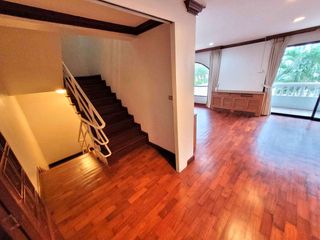 Reihenhaus zur Miete mit 4 Zimmer in Watthana, Bangkok