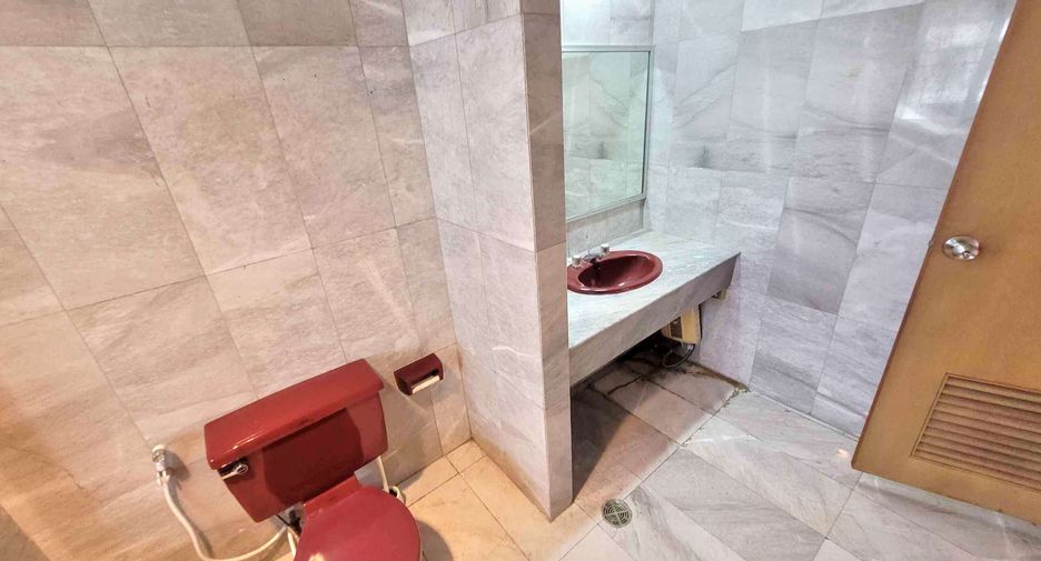 Reihenhaus zur Miete mit 4 Zimmer in Watthana, Bangkok