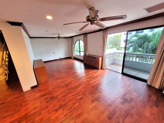 Reihenhaus zur Miete mit 4 Zimmer in Watthana, Bangkok