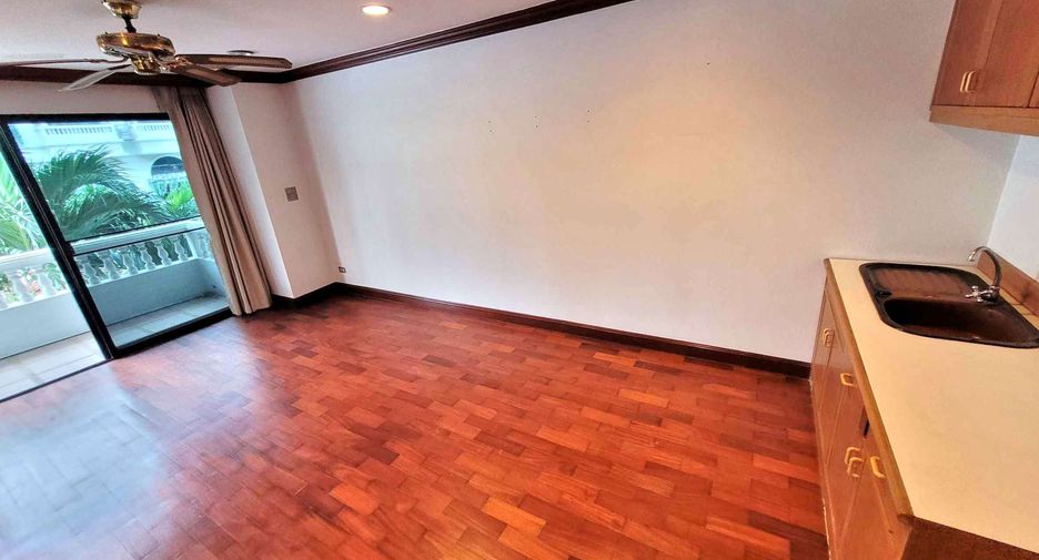 Reihenhaus zur Miete mit 4 Zimmer in Watthana, Bangkok