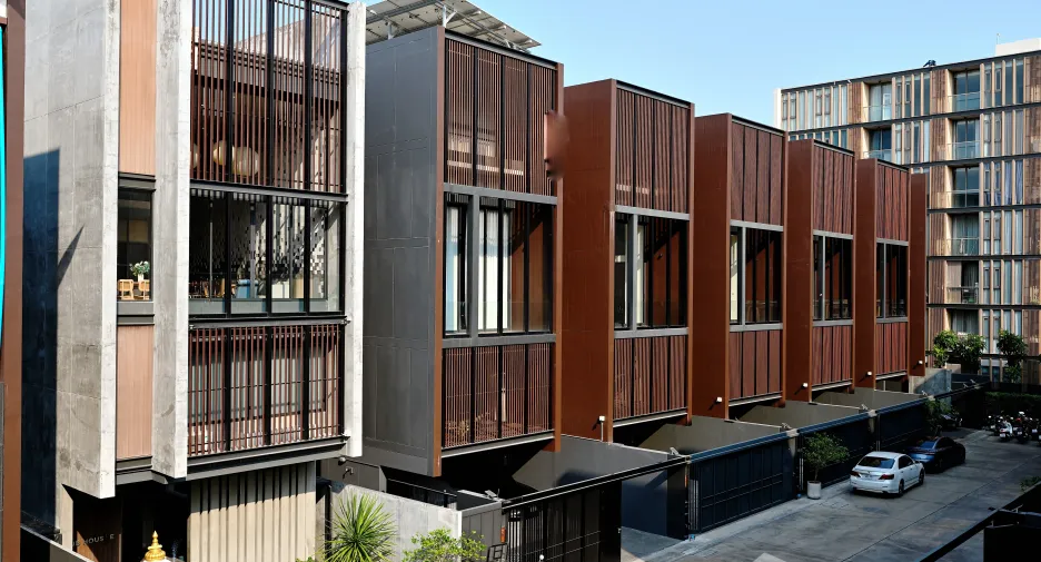 Casa adosada en venta y en alquiler de 3 habitaciones en Wang Thonglang, Bangkok