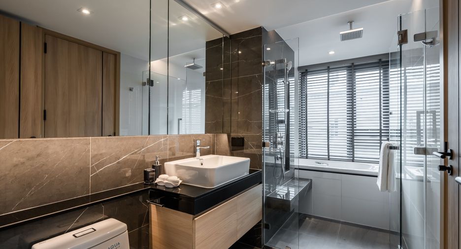 For rent 2 bedrooms apartment in Watthana, Bangkok