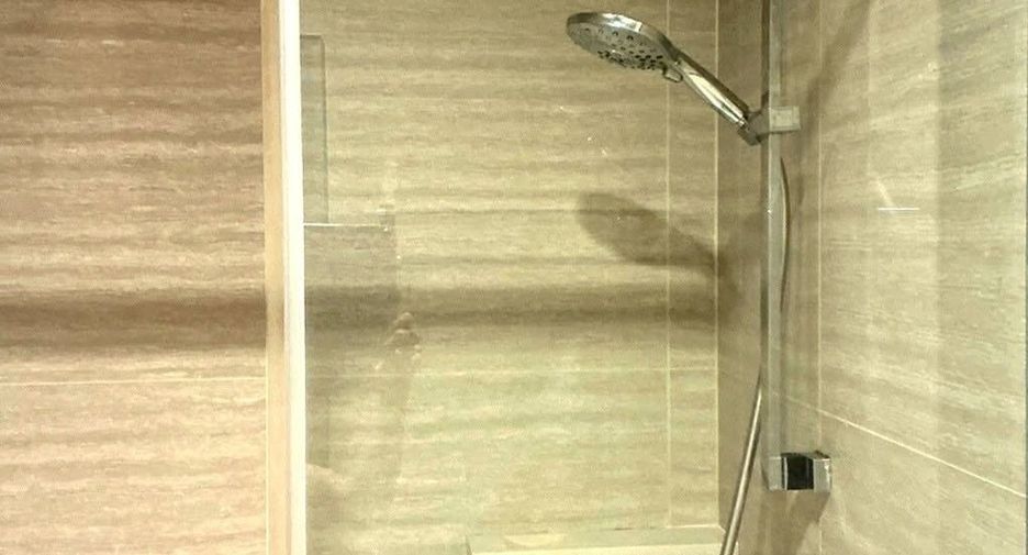 Аренда и продажа 1 кровать кондо в Хуаи Кхщанг, Бангкок