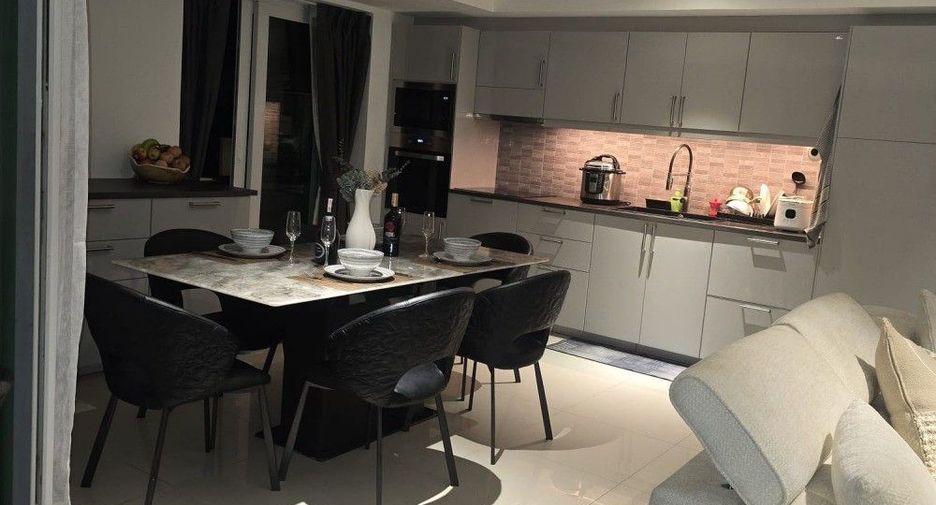 For sale 2 bedrooms condo in Mueang Phuket, Phuket