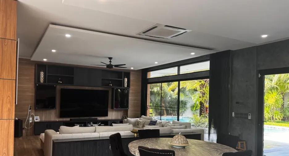 For sale 3 bedrooms villa in Mueang Phuket, Phuket