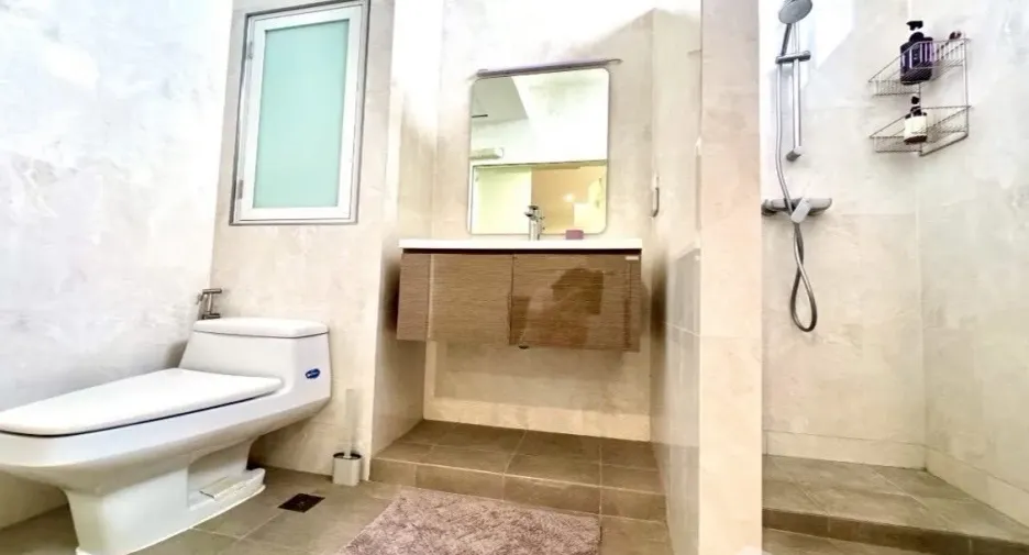 For rent 3 bedrooms condo in Watthana, Bangkok