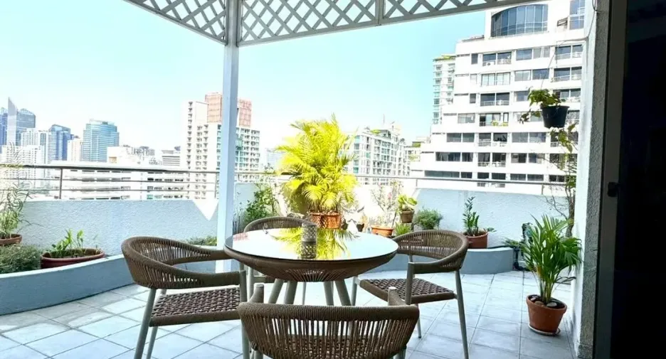 For rent 3 bedrooms condo in Watthana, Bangkok
