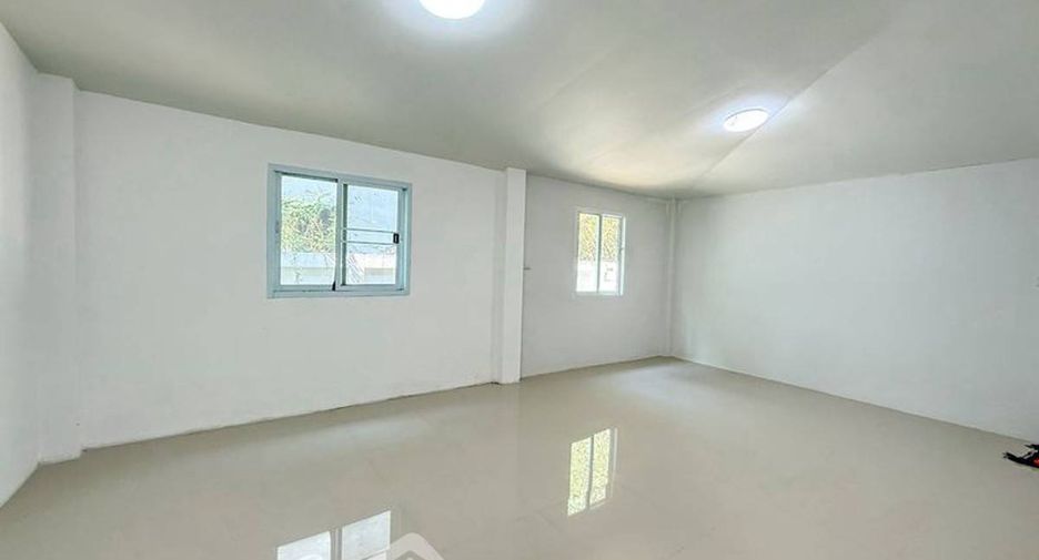 Casa en venta de 3 habitaciones en Si Racha, Chonburi