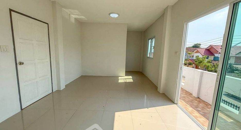 Casa en venta de 3 habitaciones en Si Racha, Chonburi