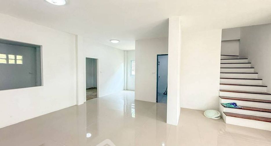 Casa en venta de 3 habitaciones en Si Racha, Chonburi