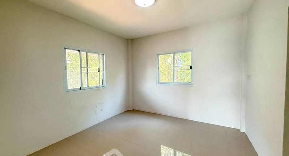 Casa en venta de 3 habitaciones en Si Racha, Chonburi