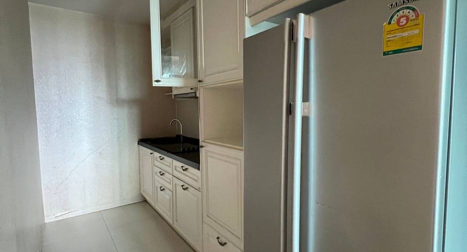 For rent 2 bedrooms condo in Sathon, Bangkok