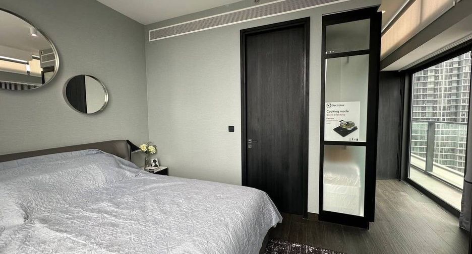 For rent 2 bedrooms condo in Sathon, Bangkok