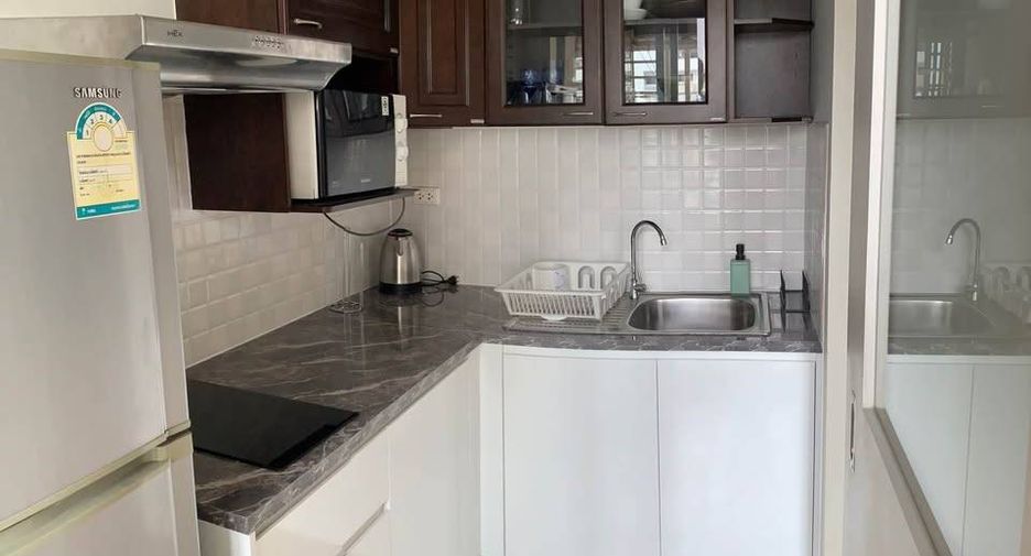 For rent 1 bed condo in Khlong Toei, Bangkok