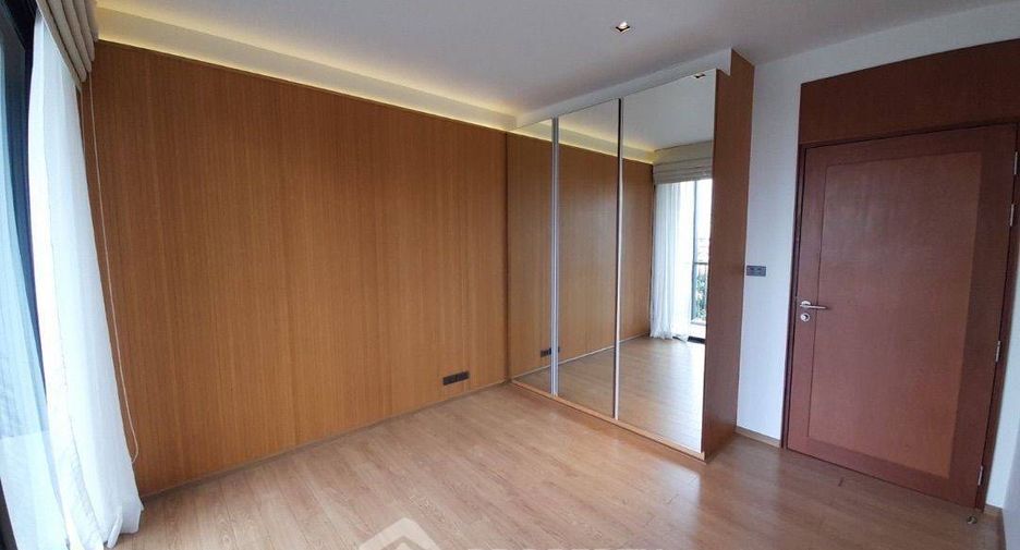 For rent 3 bedrooms apartment in Watthana, Bangkok