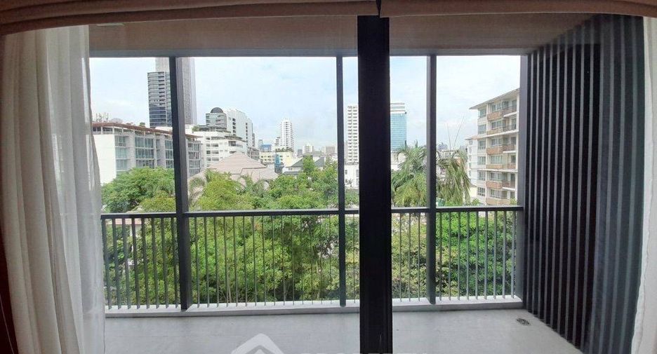 For rent 3 bedrooms apartment in Watthana, Bangkok