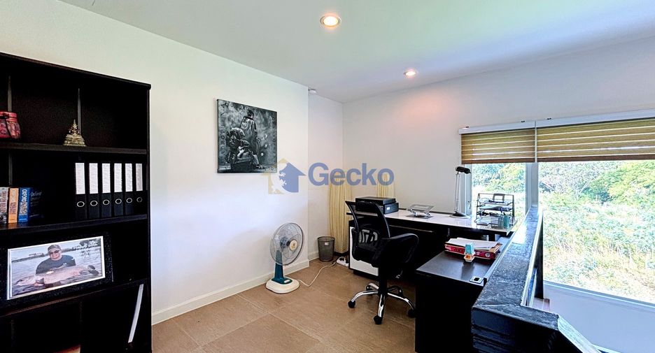 For rent 4 ベッドルーム house in Huay Yai, Pattaya