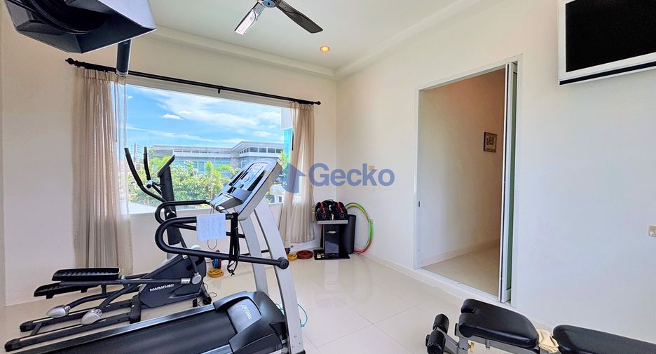 For rent 4 ベッドルーム house in Huay Yai, Pattaya