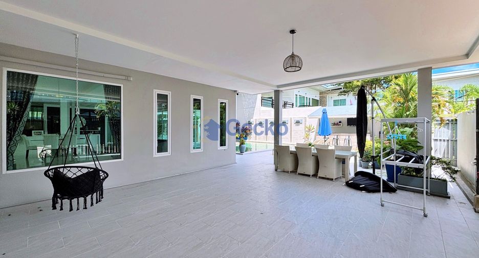 For rent 4 ベッドルーム house in Huay Yai, Pattaya