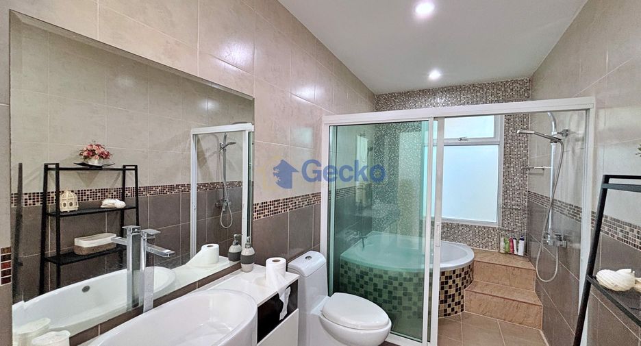For rent 4 ベッドルーム house in Huay Yai, Pattaya