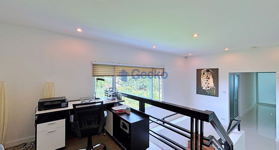 For rent 4 ベッドルーム house in Huay Yai, Pattaya