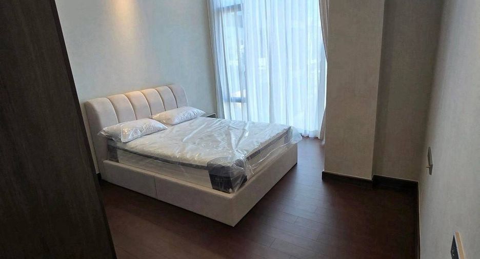 For rent 2 bedrooms condo in Khlong Toei, Bangkok
