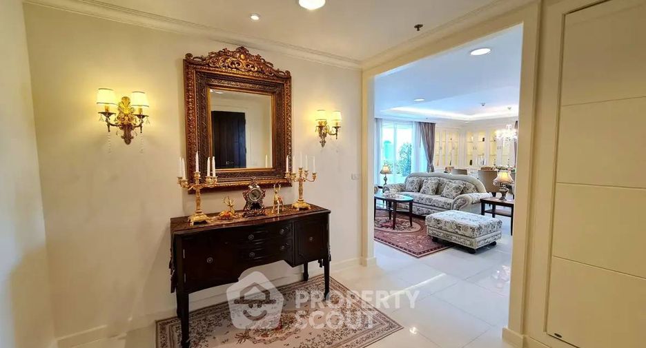 For rent 4 bedrooms apartment in Watthana, Bangkok