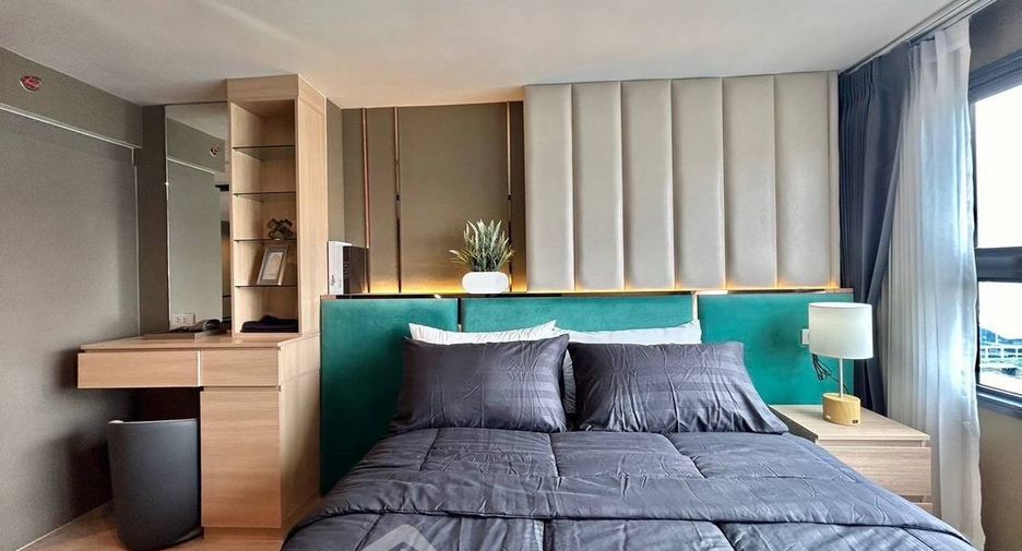 For rent 2 bedrooms condo in Huai Khwang, Bangkok