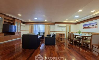 For rent 3 bedrooms apartment in Watthana, Bangkok