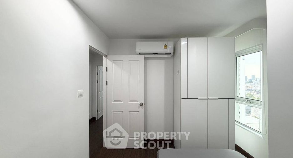 For rent 2 ベッドルーム condo in Huai Khwang, Bangkok