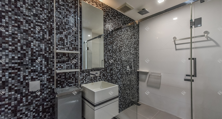 For sale 1 bed condo in Bang Rak, Bangkok