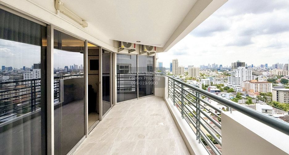 À louer 4 chambres condo à Khlong Toei, Bangkok